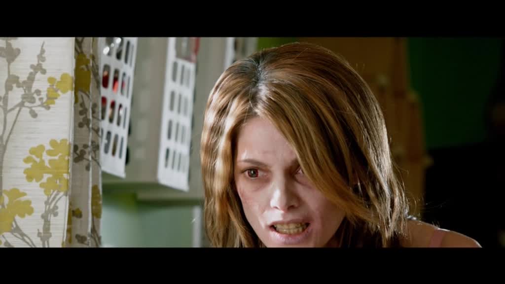 Ashley-Greene-dot-nl-BuryingTheEx01011.jpg