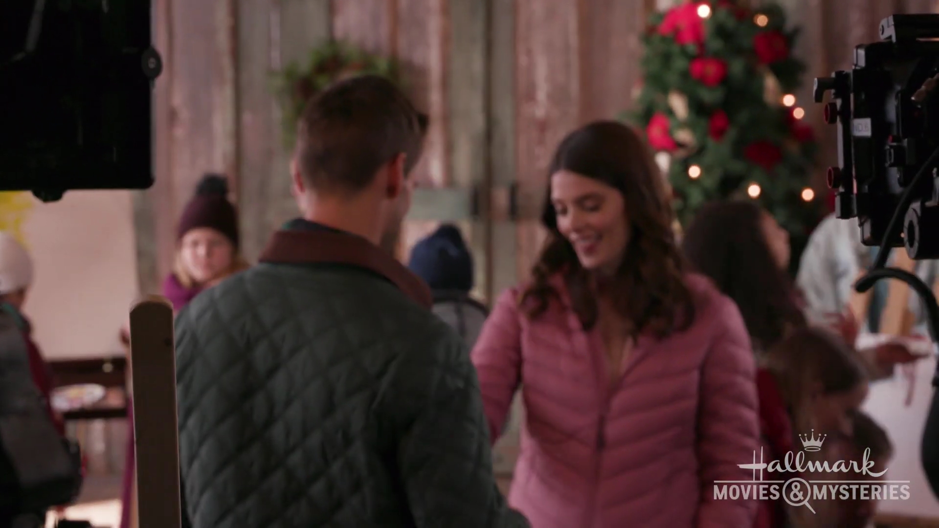 Ashley-Greene-dot-nl_ChristmasOnMyMind-OnLocation0013.jpg