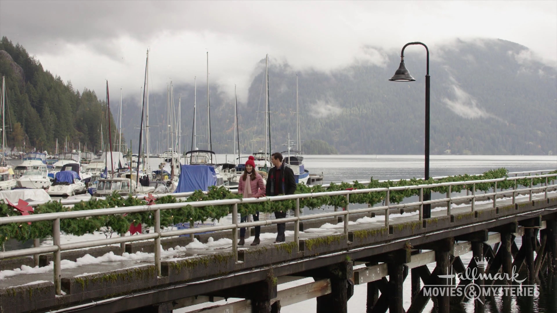 Ashley-Greene-dot-nl_ChristmasOnMyMind-OnLocation0127.jpg