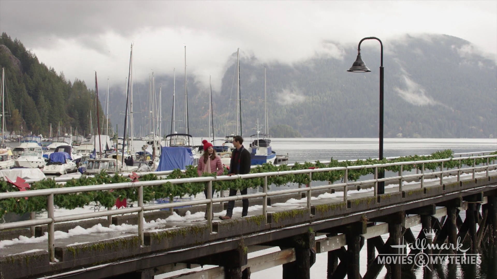 Ashley-Greene-dot-nl_ChristmasOnMyMind-OnLocation0129.jpg