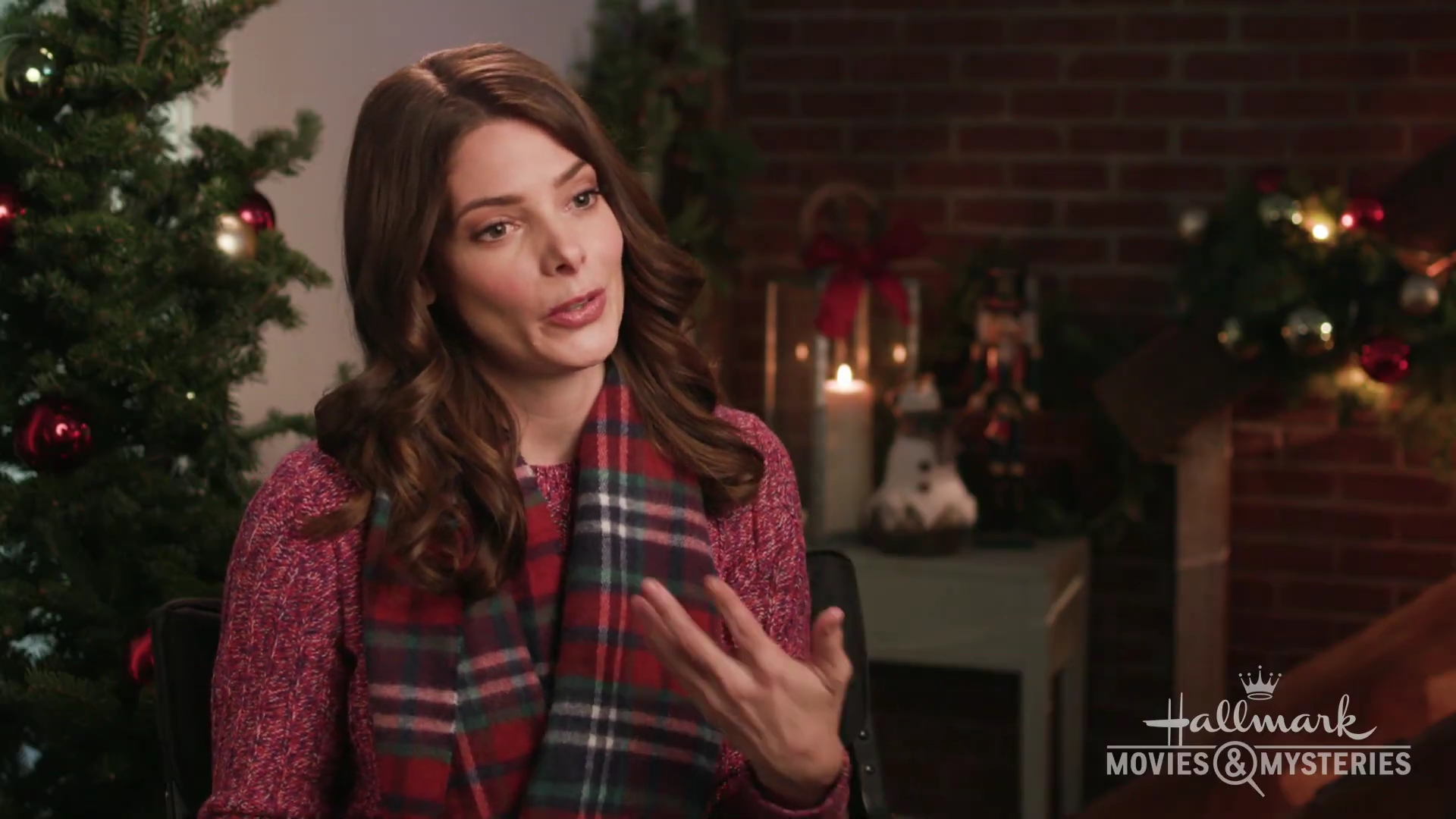 Ashley-Greene-dot-nl_ChristmasOnMyMind-OnLocation0131.jpg