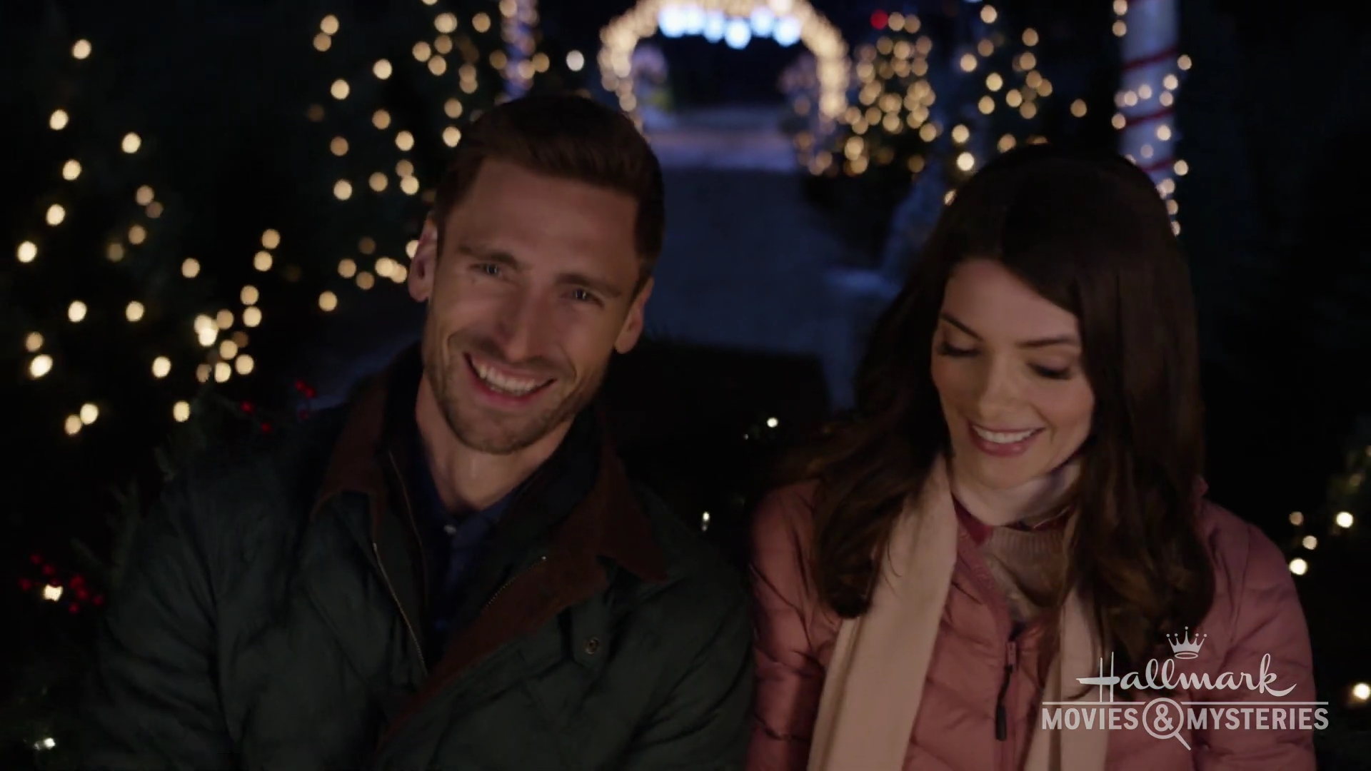 Ashley-Greene-dot-nl_ChristmasOnMyMind-OnLocation0158.jpg