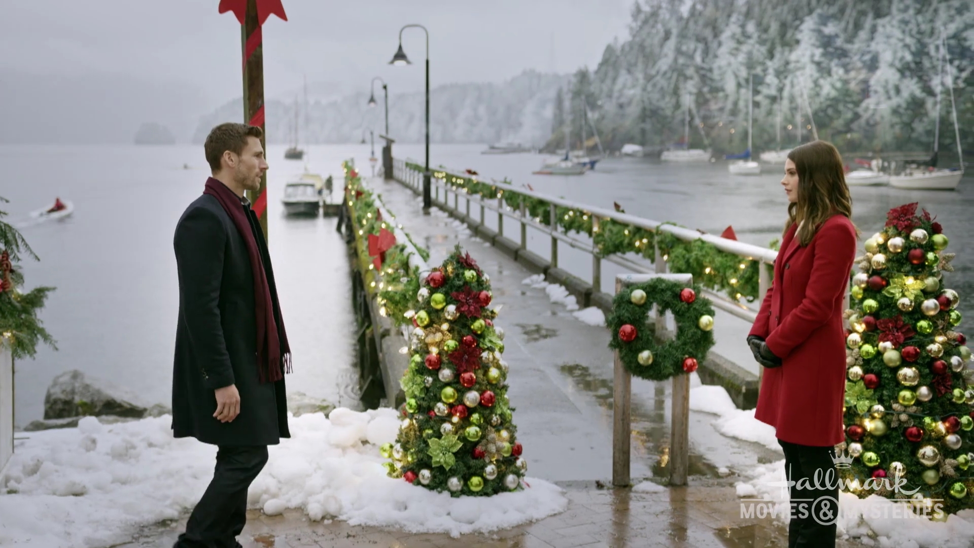 Ashley-Greene-dot-nl_ChristmasOnMyMind-OnLocation0175.jpg