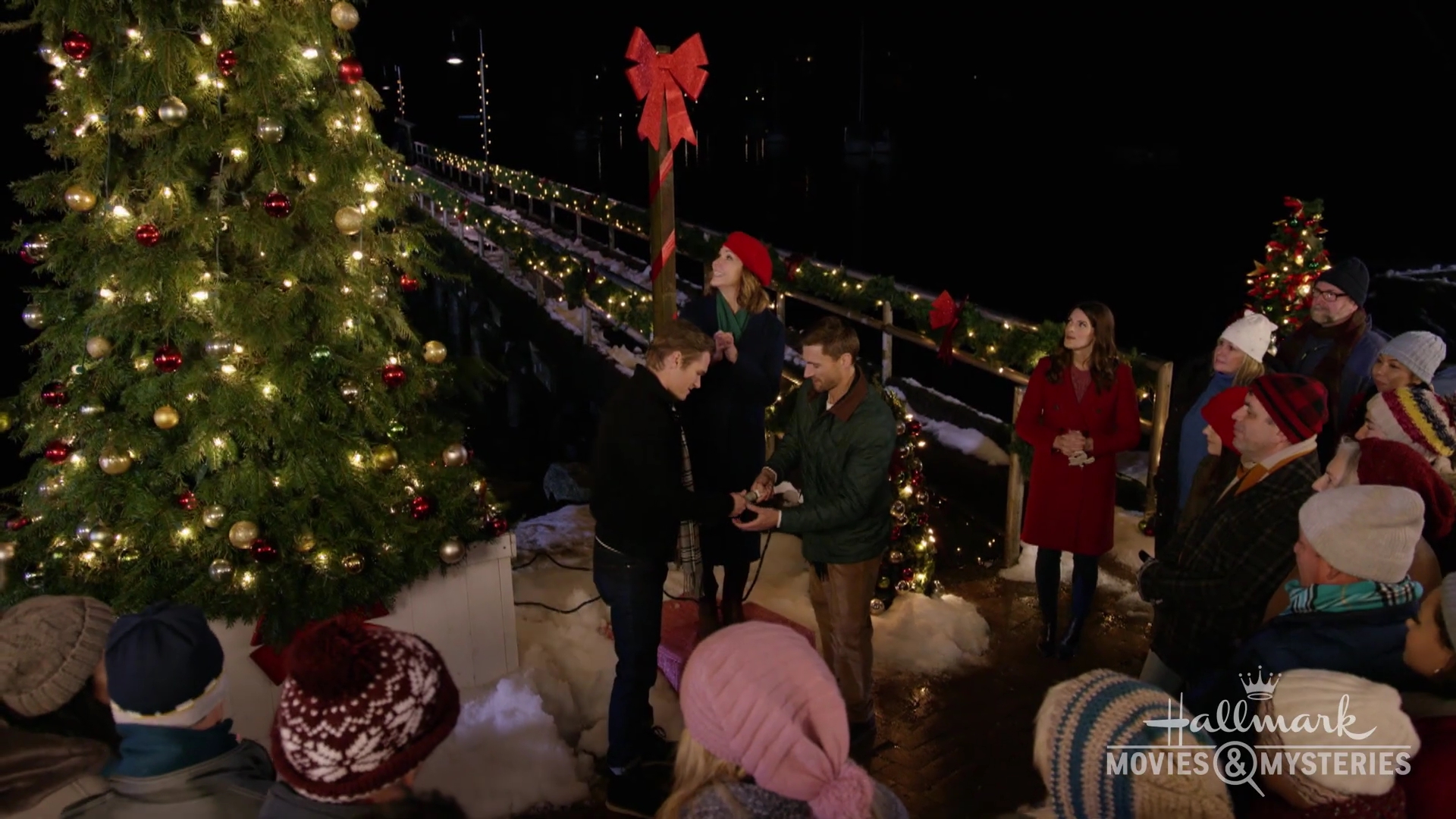 Ashley-Greene-dot-nl_ChristmasOnMyMind-OnLocation0208.jpg