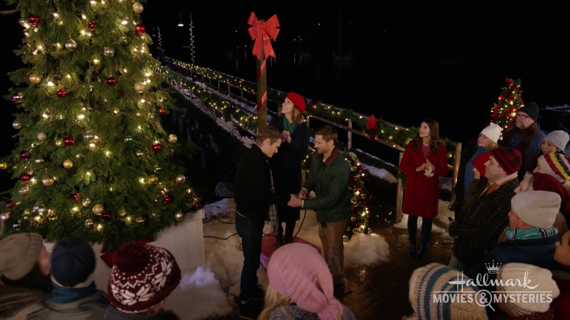 Ashley-Greene-dot-nl_ChristmasOnMyMind-OnLocation0209.jpg
