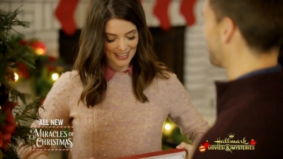 Ashley-Greene-dot-nl_ChristmasOnMyMind3923.jpg