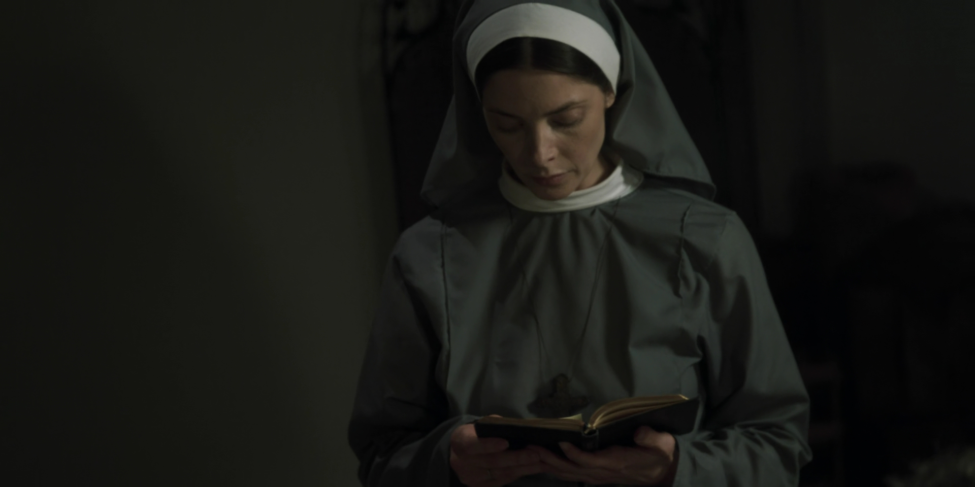 Ashley-Greene-dot-nl-TheRitual1144.jpg Ashley-Greene-dot-nl-TheRitual1144.jpg