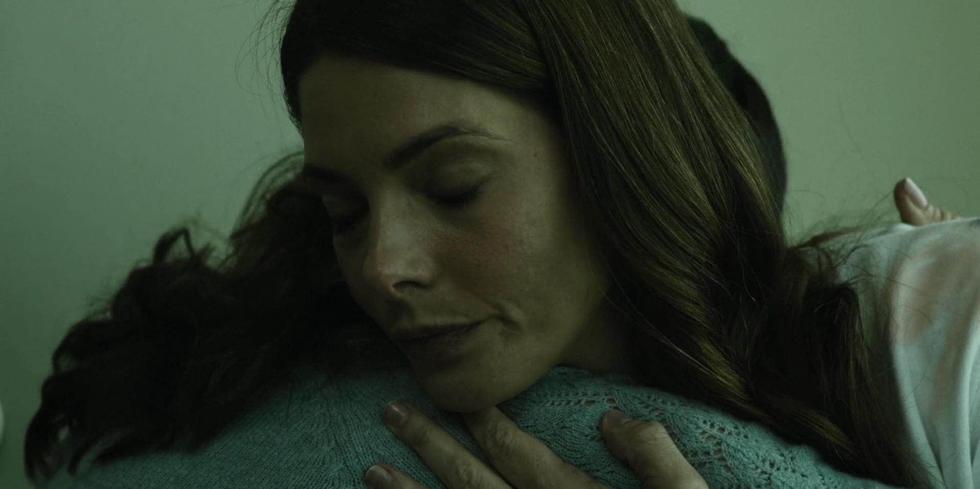 Ashley-Greene-dot-nl_WrongPlace0104.jpg