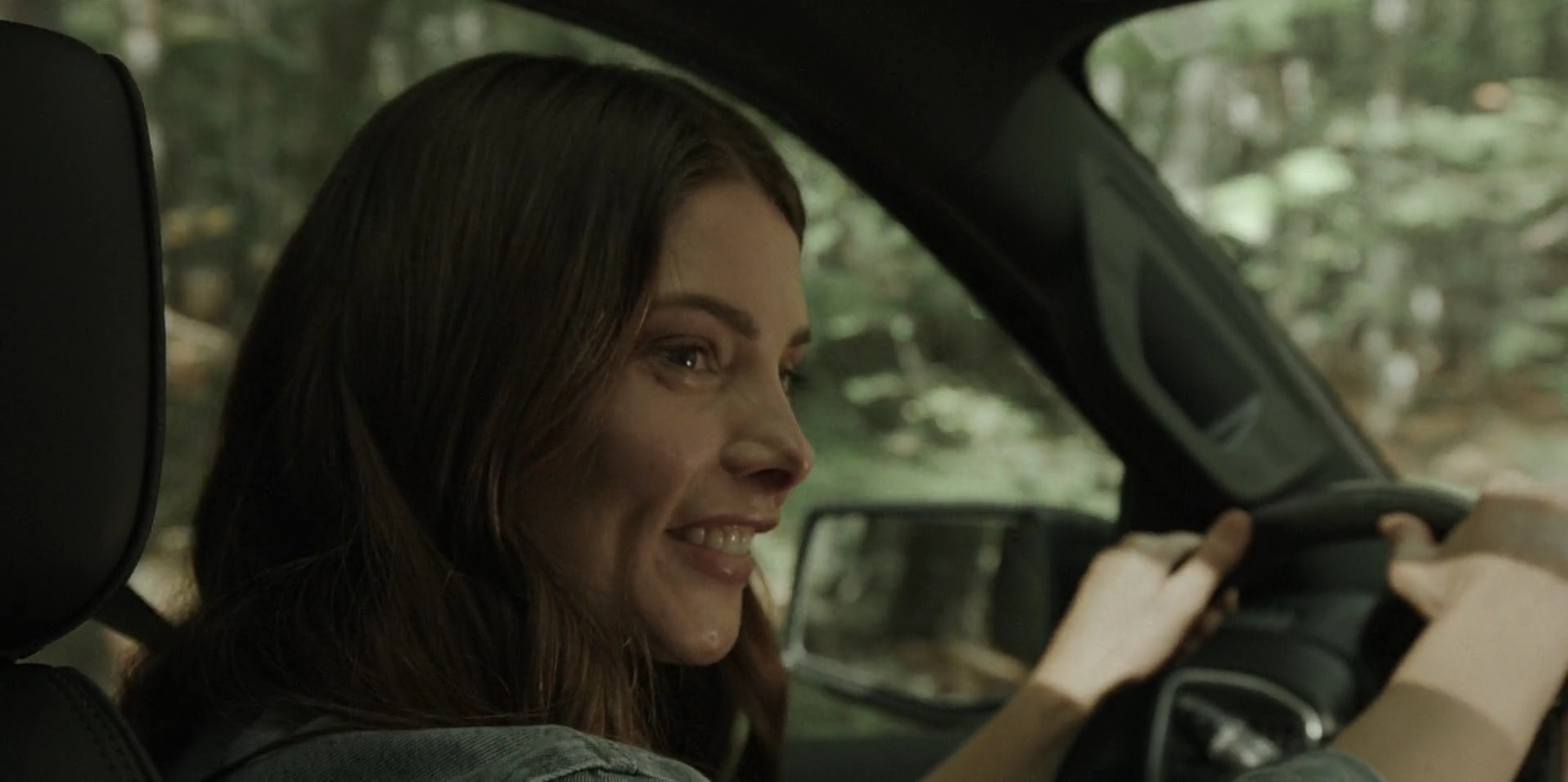 Ashley-Greene-dot-nl_WrongPlace1508.jpg