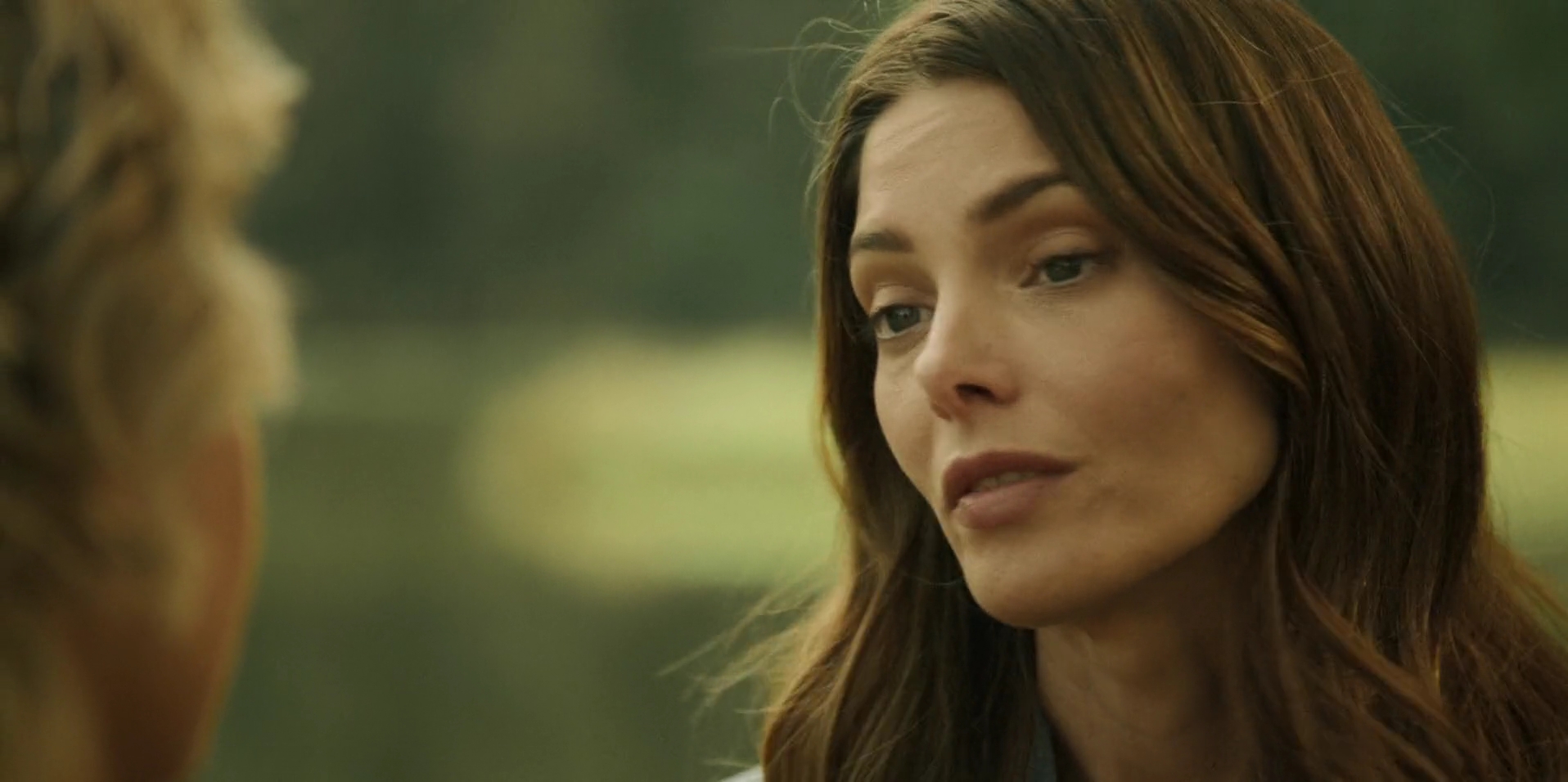 Ashley-Greene-dot-nl_WrongPlace2121.jpg