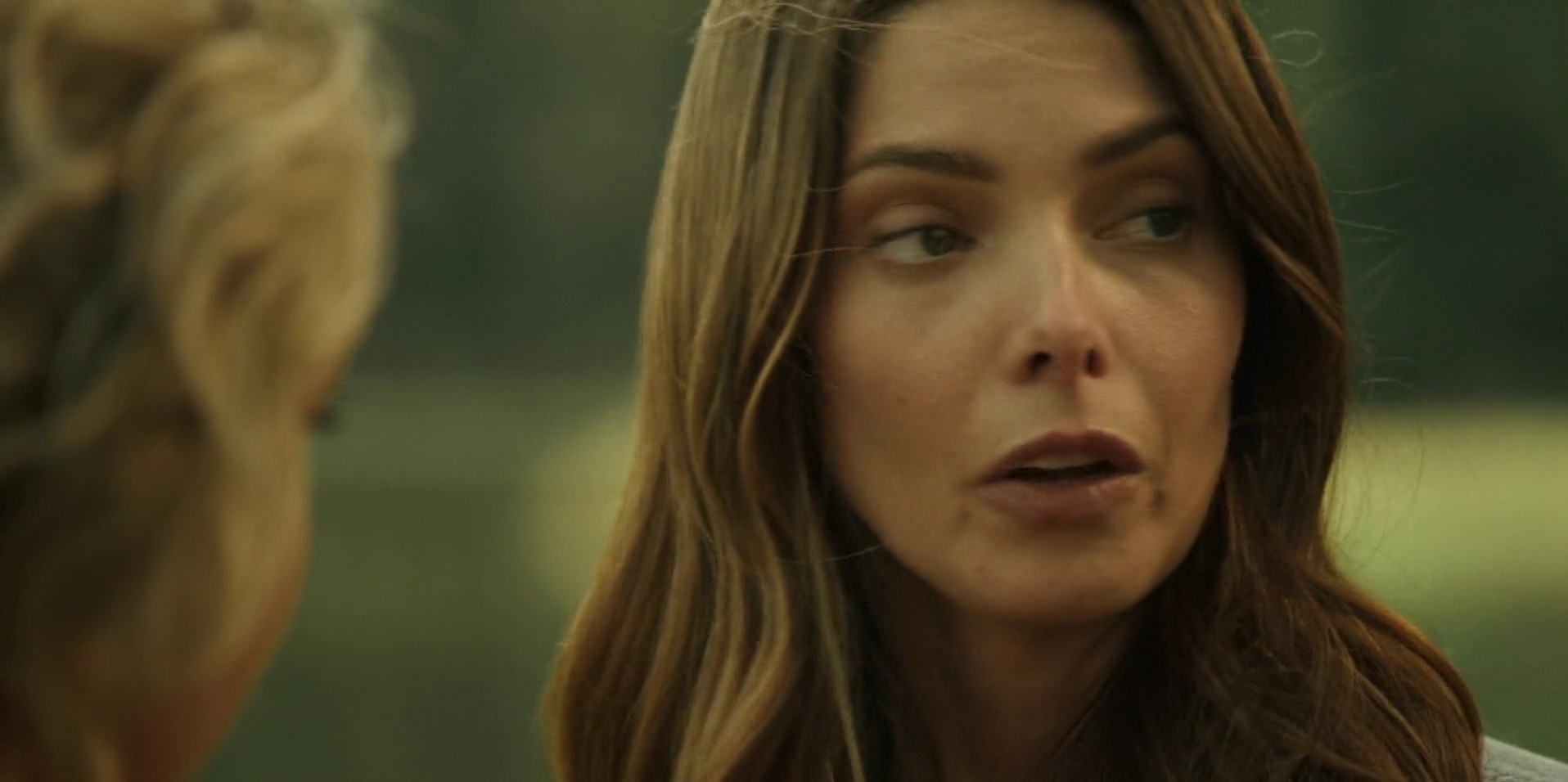 Ashley-Greene-dot-nl_WrongPlace2153.jpg