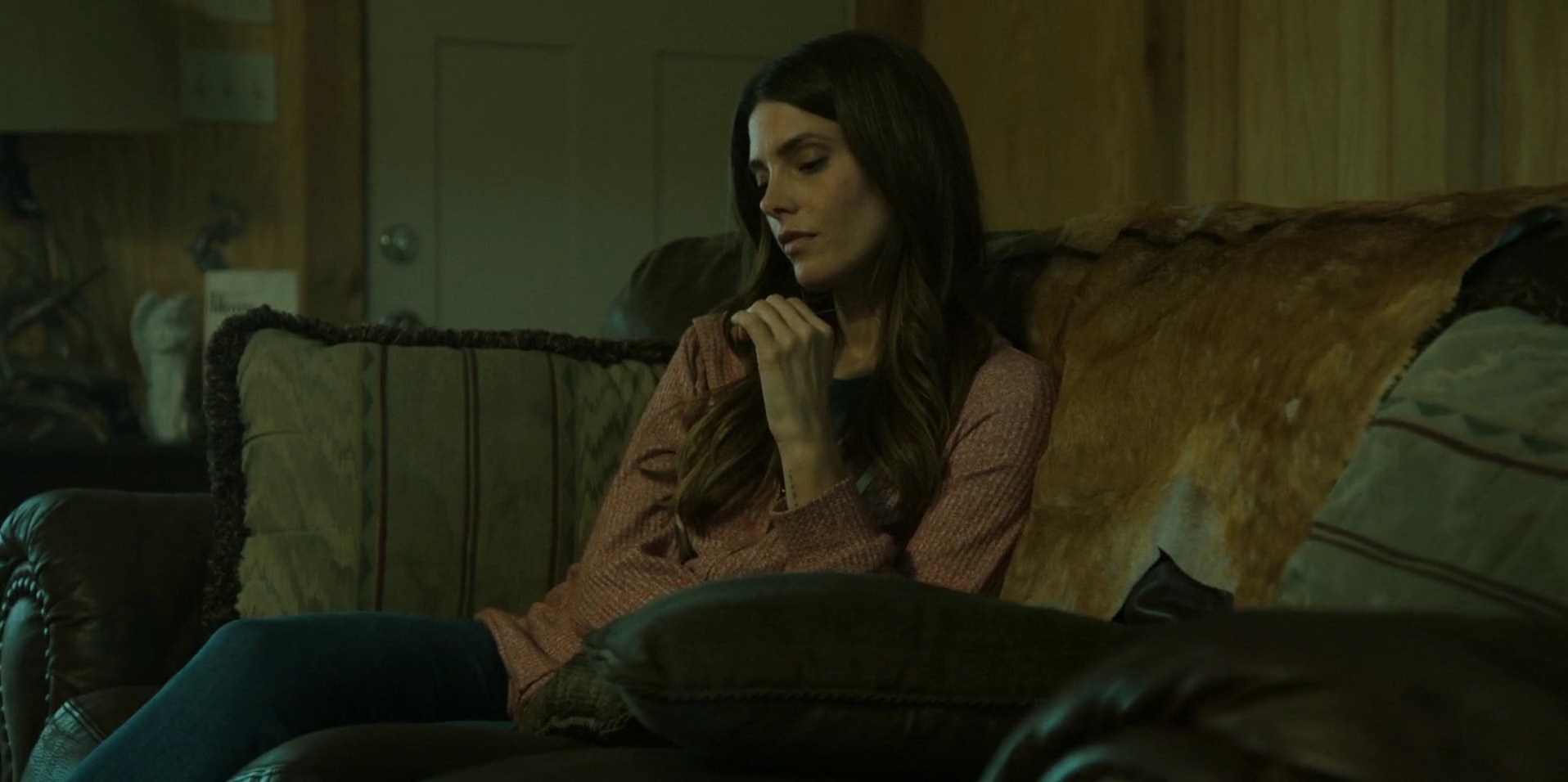 Ashley-Greene-dot-nl_WrongPlace2223.jpg
