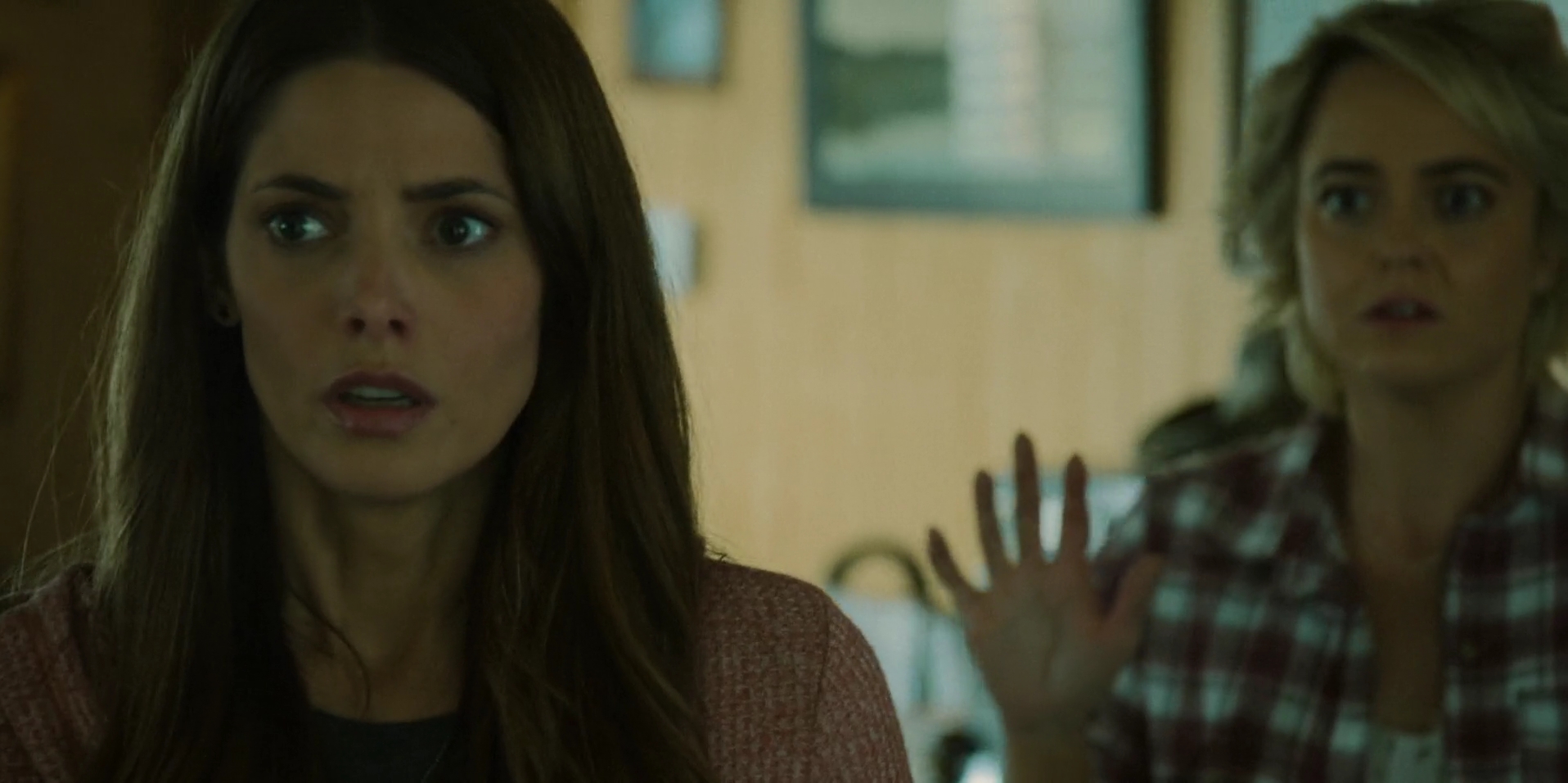 Ashley-Greene-dot-nl_WrongPlace2332.jpg