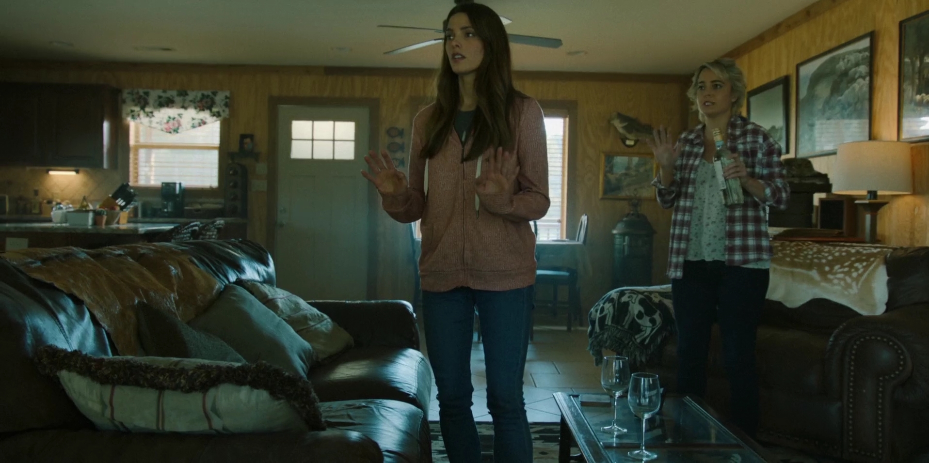 Ashley-Greene-dot-nl_WrongPlace2335.jpg