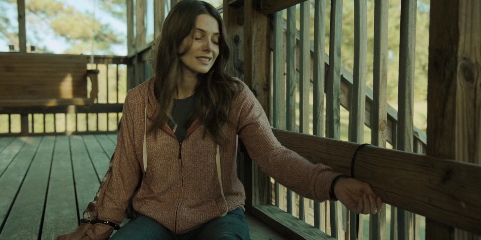 Ashley-Greene-dot-nl_WrongPlace2798.jpg