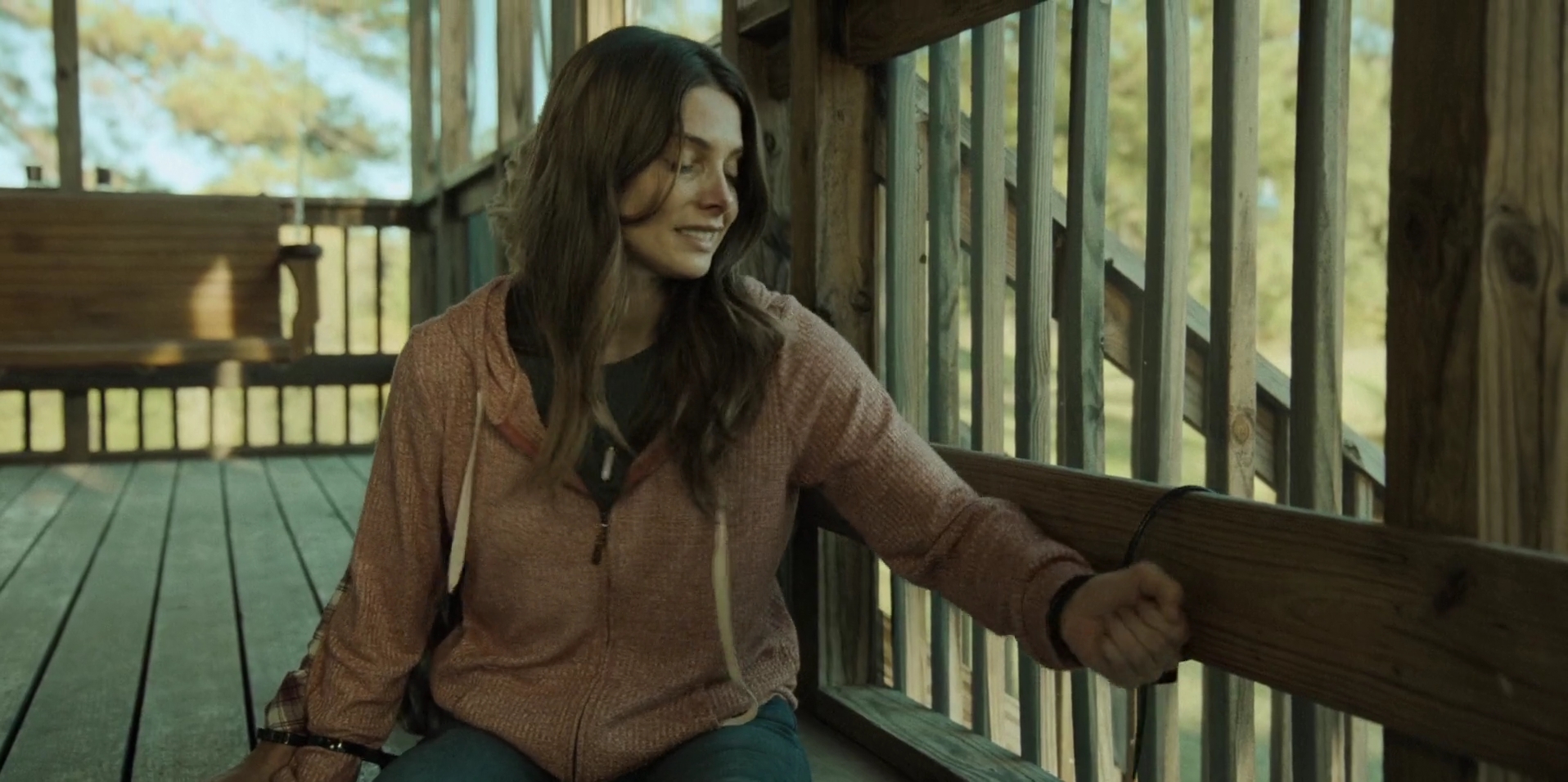 Ashley-Greene-dot-nl_WrongPlace2802.jpg