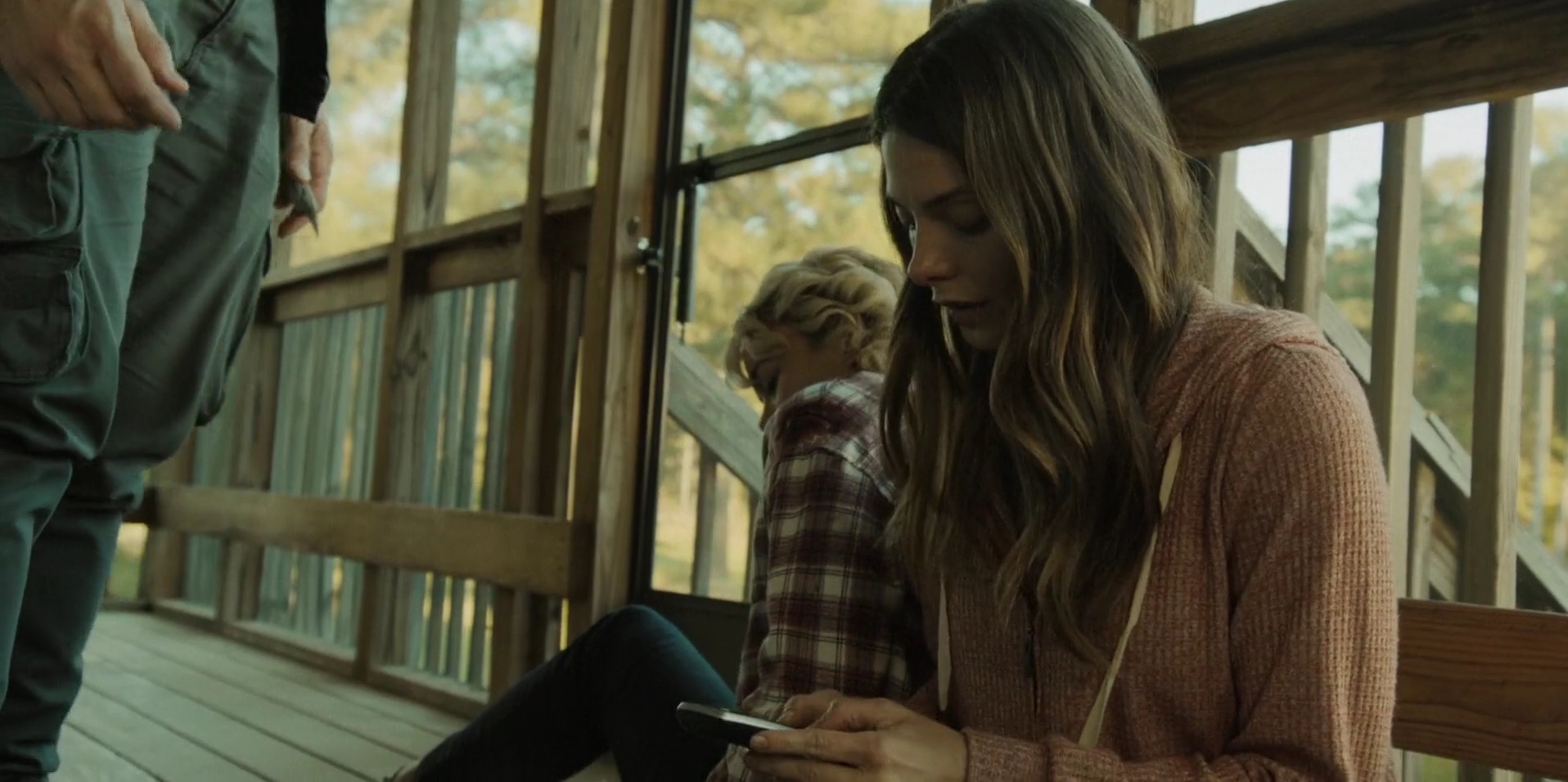 Ashley-Greene-dot-nl_WrongPlace3000.jpg