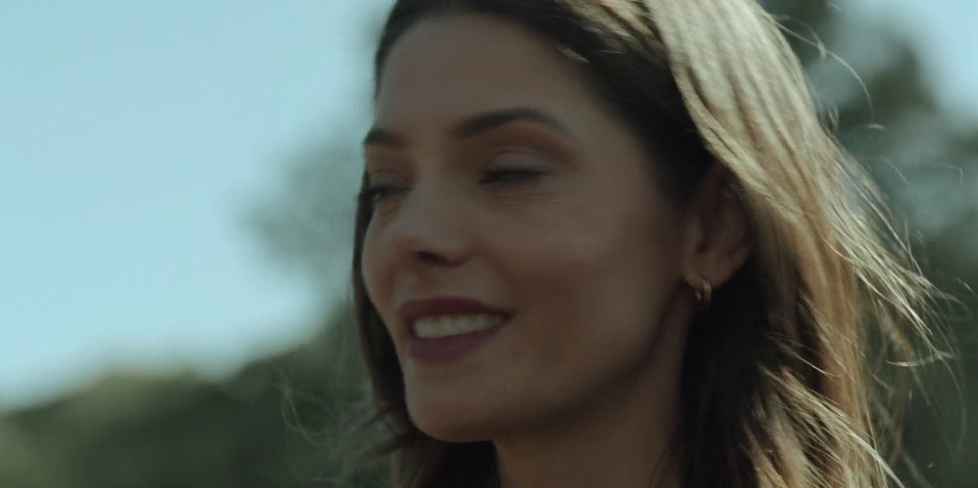 Ashley-Greene-dot-nl_WrongPlace5293.jpg
