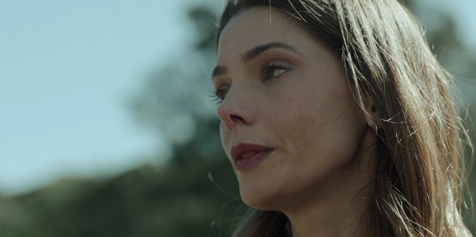 Ashley-Greene-dot-nl_WrongPlace5374.jpg