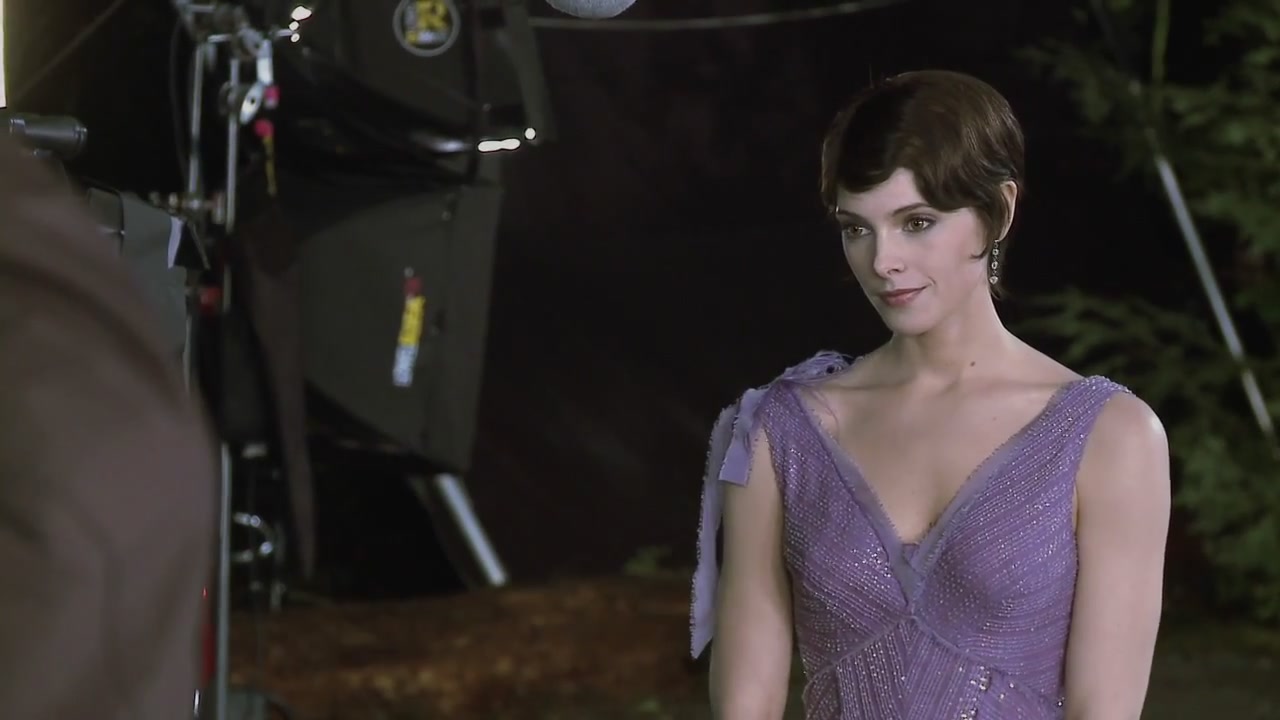 Ashley-Greene-dot-nl_BreakingDawn-FullBRoll0058.jpg