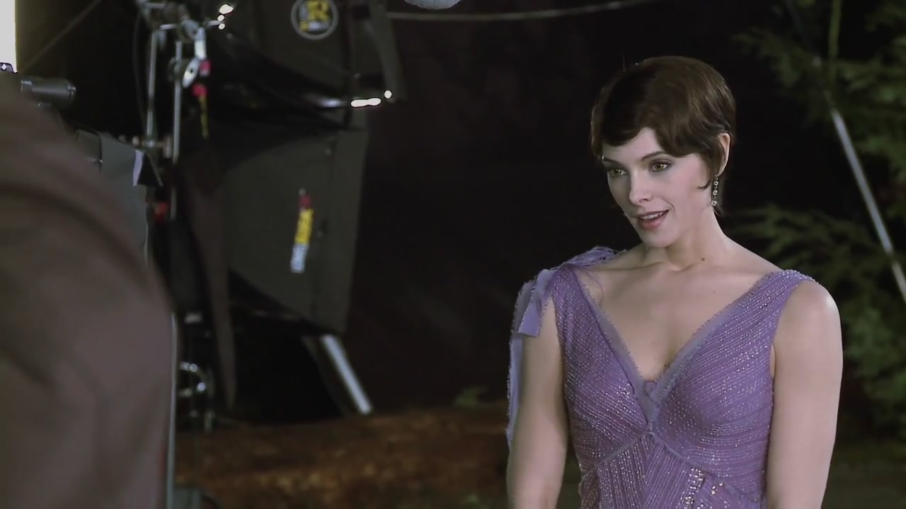 Ashley-Greene-dot-nl_BreakingDawn-FullBRoll0059.jpg