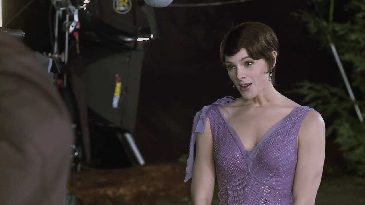 Ashley-Greene-dot-nl_BreakingDawn-FullBRoll0061.jpg