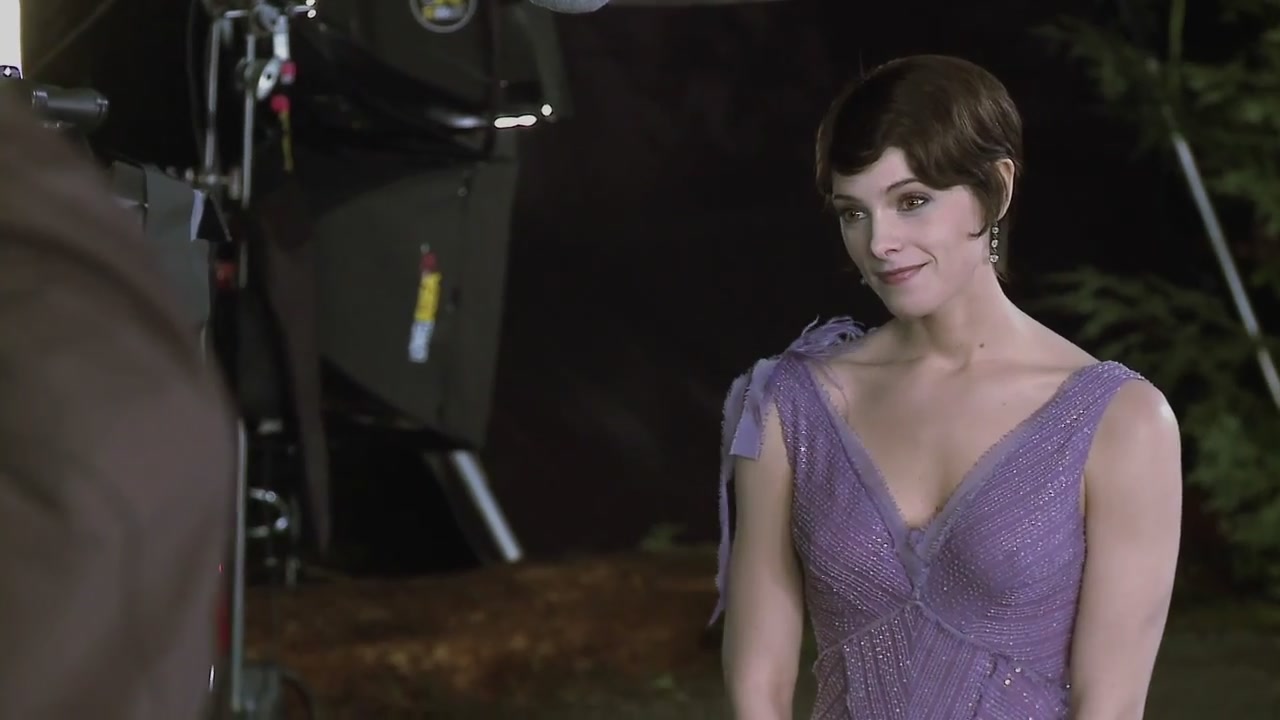 Ashley-Greene-dot-nl_BreakingDawn-FullBRoll0062.jpg