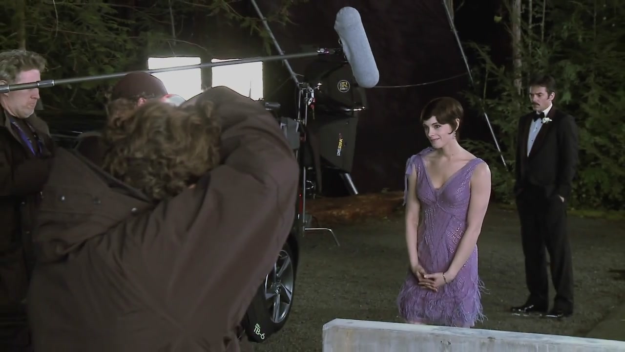 Ashley-Greene-dot-nl_BreakingDawn-FullBRoll0063.jpg