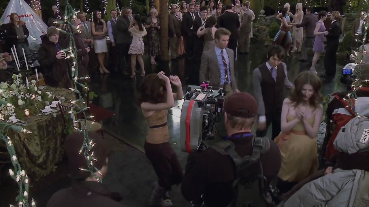 Ashley-Greene-dot-nl_BreakingDawn-FullBRoll0117.jpg