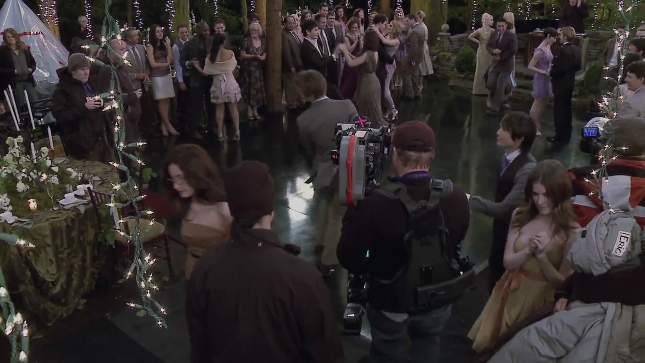 Ashley-Greene-dot-nl_BreakingDawn-FullBRoll0118.jpg