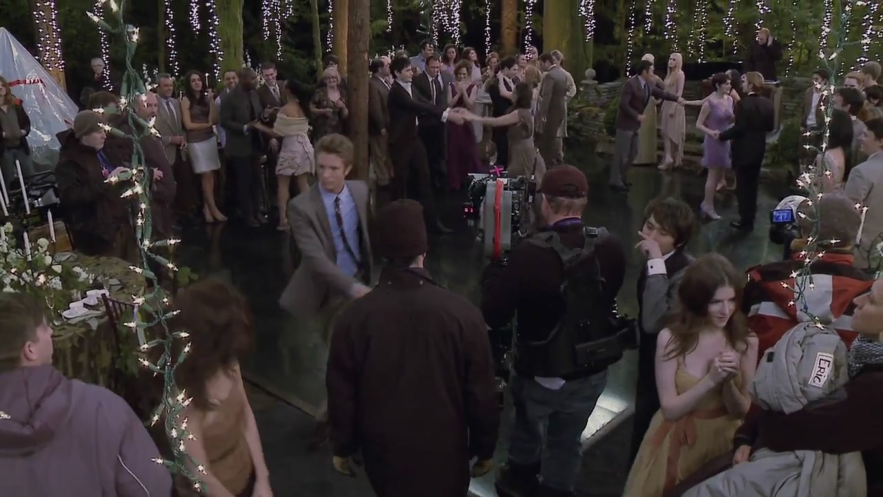 Ashley-Greene-dot-nl_BreakingDawn-FullBRoll0119.jpg
