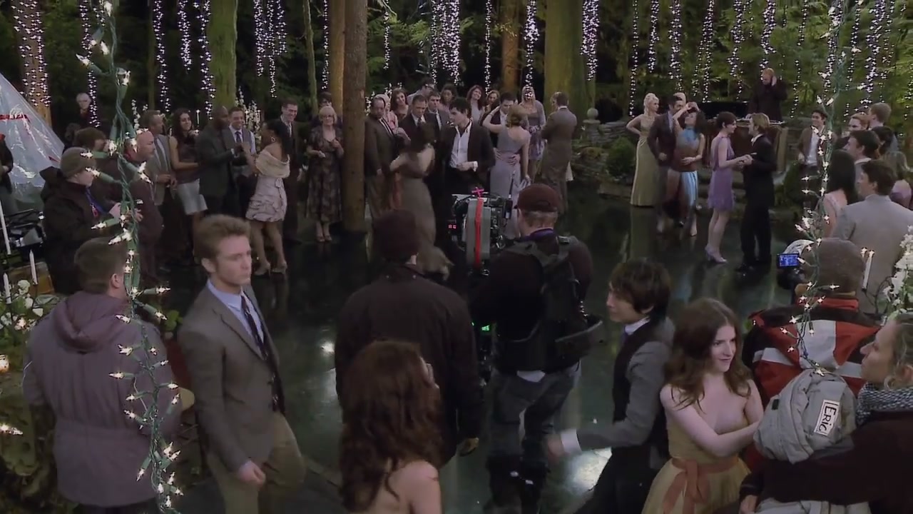 Ashley-Greene-dot-nl_BreakingDawn-FullBRoll0120.jpg