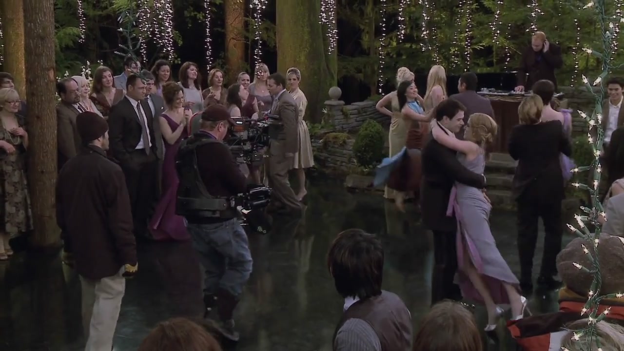 Ashley-Greene-dot-nl_BreakingDawn-FullBRoll0129.jpg