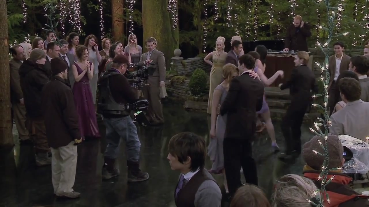 Ashley-Greene-dot-nl_BreakingDawn-FullBRoll0132.jpg