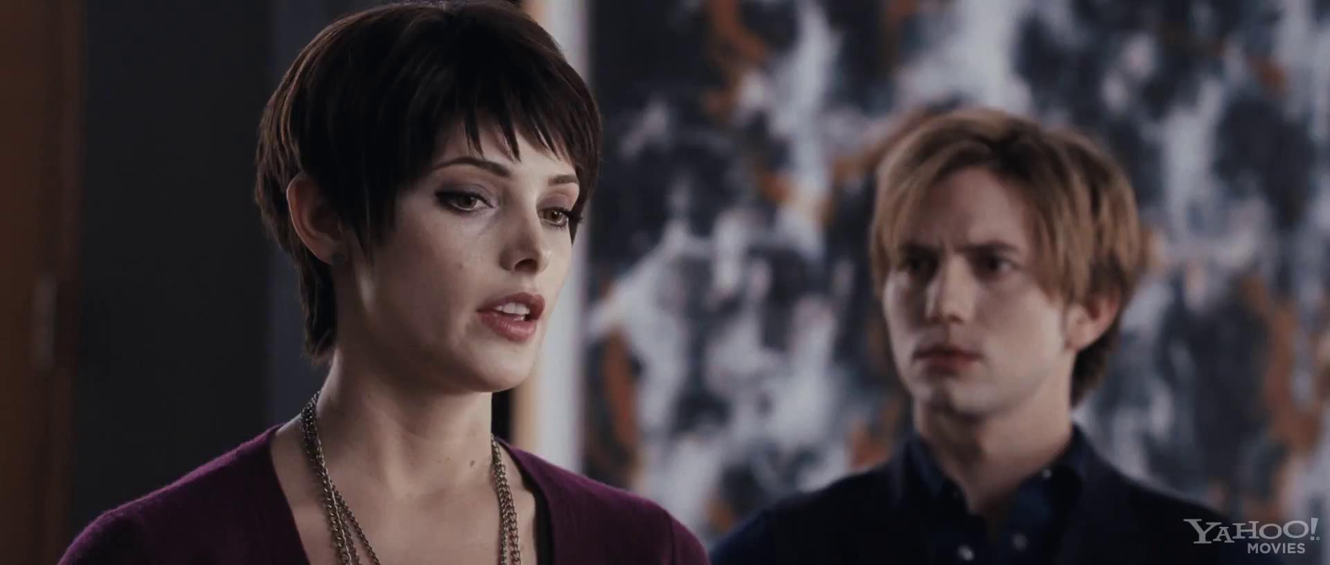 Ashley-Greene-dot-nl-BreakingDawn-Trailer0005.jpg