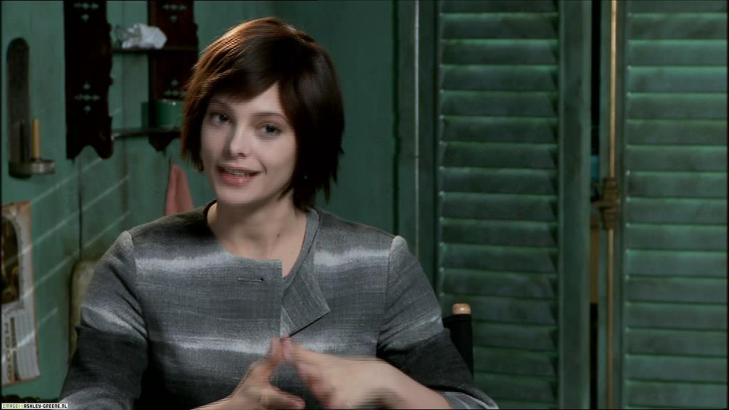 Ashley-Greene_dot_nl--NewMoon_InterviewWithTheCast00048.jpg Ashley-Greene_dot_nl--NewMoon_InterviewWithTheCast00048.jpg