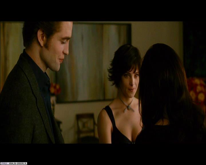 Ashley-Greene_dot_nl-NewMoonScreencaptures-0106.jpg