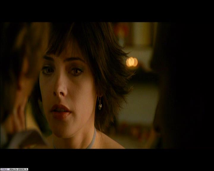 Ashley-Greene_dot_nl-NewMoonScreencaptures-0123.jpg
