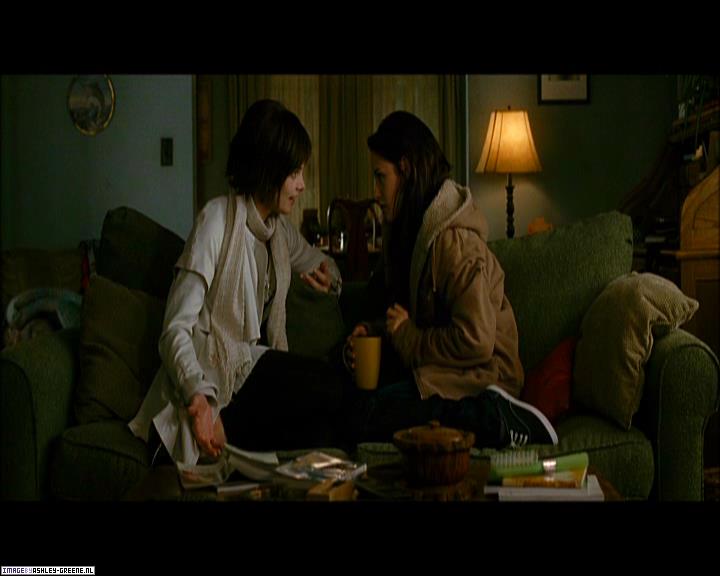 Ashley-Greene_dot_nl-NewMoonScreencaptures-0181.jpg Ashley-Greene_dot_nl-NewMoonScreencaptures-0181.jpg