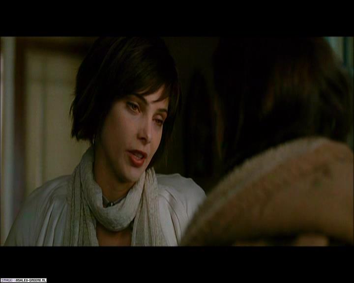 Ashley-Greene_dot_nl-NewMoonScreencaptures-0190.jpg