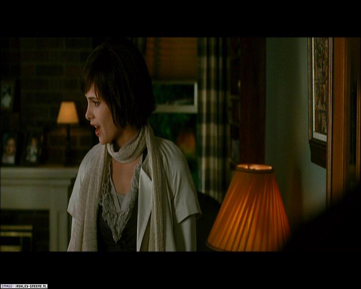 Ashley-Greene_dot_nl-NewMoonScreencaptures-0227.jpg