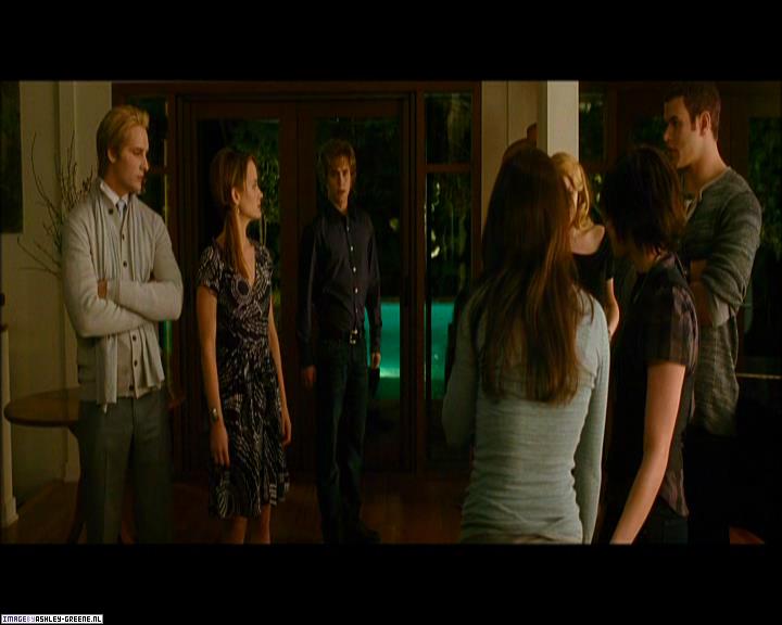 Ashley-Greene_dot_nl-NewMoonScreencaptures-0549.jpg