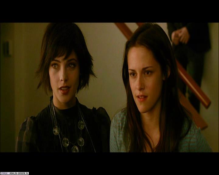 Ashley-Greene_dot_nl-NewMoonScreencaptures-0552.jpg