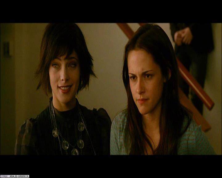 Ashley-Greene_dot_nl-NewMoonScreencaptures-0553.jpg