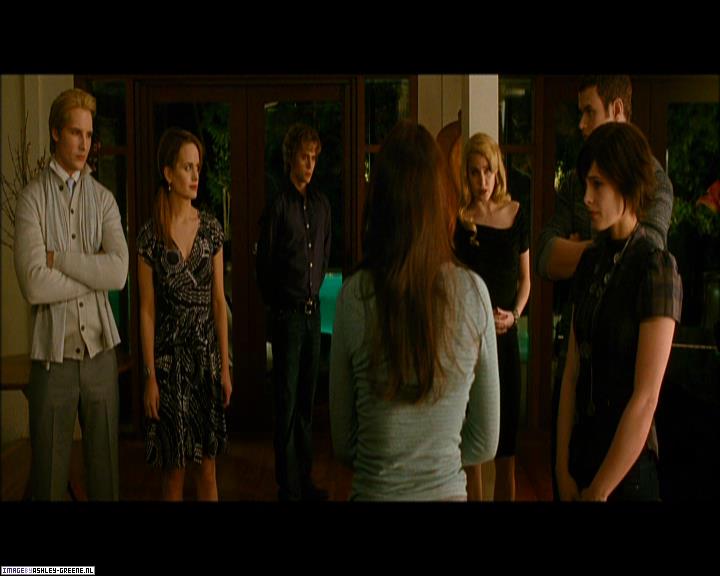 Ashley-Greene_dot_nl-NewMoonScreencaptures-0557.jpg