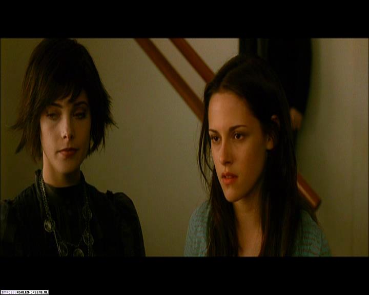 Ashley-Greene_dot_nl-NewMoonScreencaptures-0559.jpg
