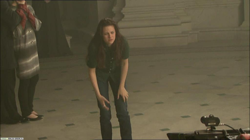 Ashley-Greene_dot_nl--NewMoon_TheJourneyContinues00057.jpg Ashley-Greene_dot_nl--NewMoon_TheJourneyContinues00057.jpg