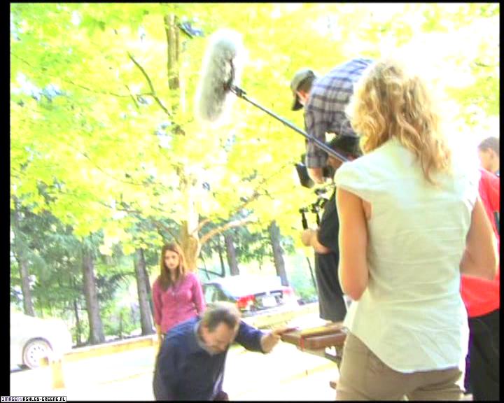 Ashley-Greene-dot-nl_SummersBlood-BehindTheScenes00068.jpg