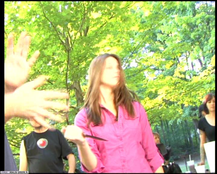 Ashley-Greene-dot-nl_SummersBlood-BehindTheScenes00143.jpg