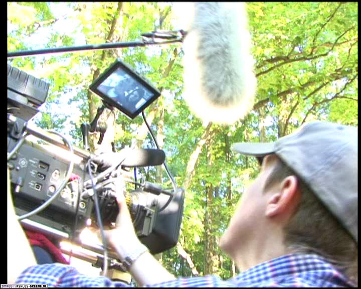 Ashley-Greene-dot-nl_SummersBlood-BehindTheScenes00144.jpg